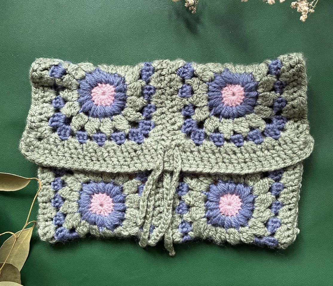 Handmade Sunburst Crochet Book Sleeve - Image 9